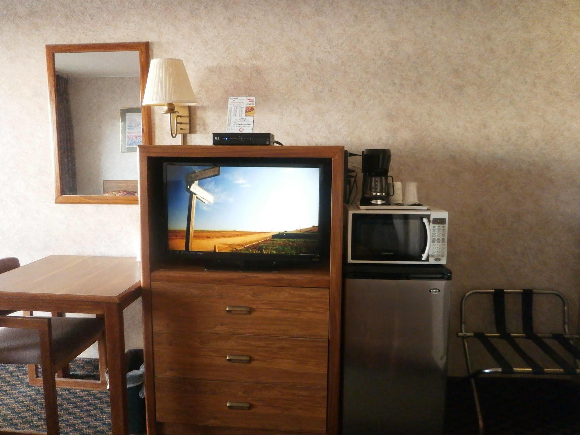 Richmond Inn And Suites Kültér fotó